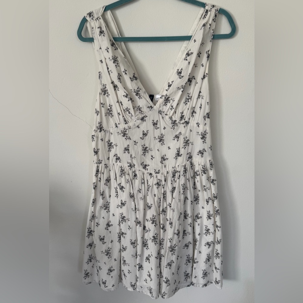 H&M Black and White Floral Maxi Dress